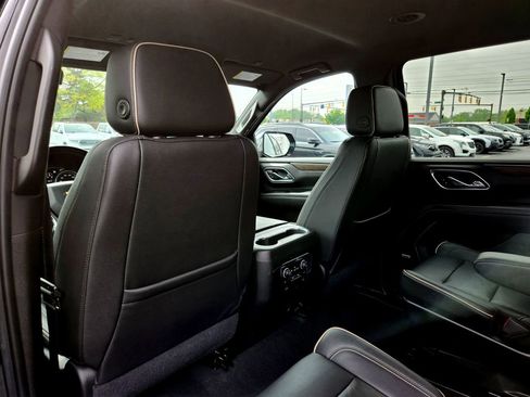 Used 2021 Chevrolet Suburban Premier image 15