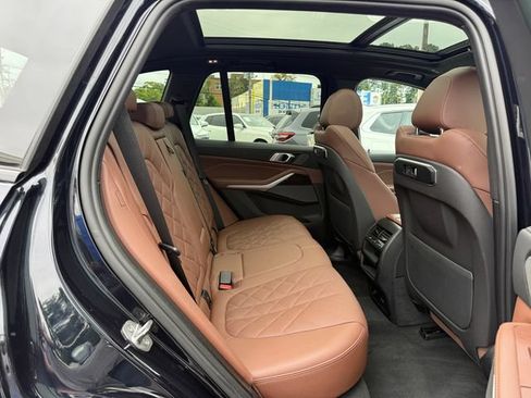 Used 2024 BMW X5 xDrive40i w/ M Sport Package AWD/4WD image 32