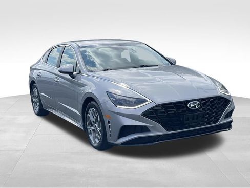 Used 2023 Hyundai Sonata SEL FWD image 3