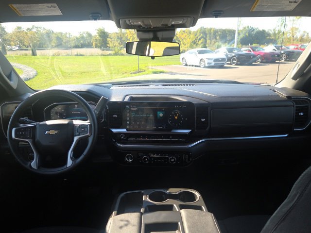 Used 2024 Chevrolet Silverado 1500 LT AWD/4WD image 14