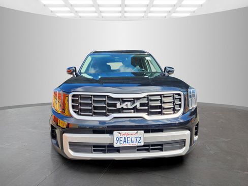 Used 2023 Kia Telluride S image 2
