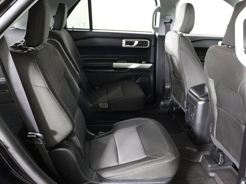 Used 2023 Ford Explorer XLT AWD/4WD image 34