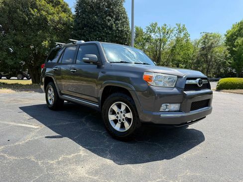 Used 2010 Toyota 4Runner SR5 RWD image 2