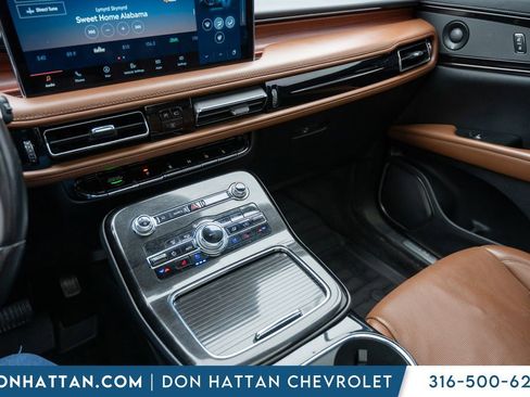 Used 2022 Lincoln Nautilus Reserve w/ Equipment Group 201A image 13