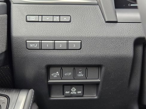 Used 2026 Lexus GX 550 w/ Accessory Package (2T) AWD/4WD image 21