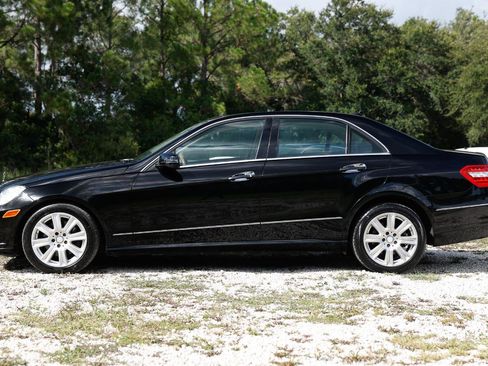 Used 2013 Mercedes-Benz E 350 4MATIC Sedan w/ Premium 1 Pkg image 3