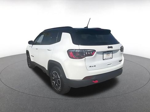 Used 2025 Jeep Compass Trailhawk AWD/4WD image 10