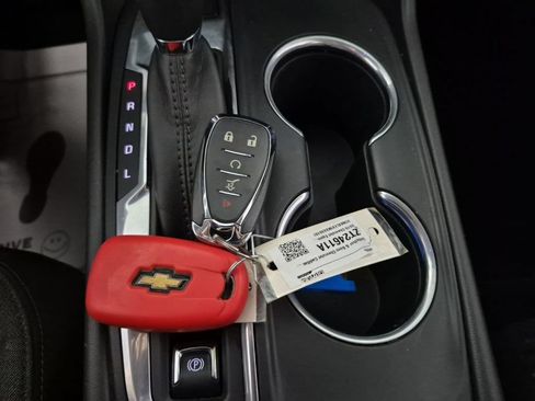 Used 2019 Chevrolet Equinox LT FWD image 17