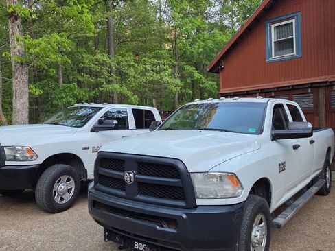 Used 2017 RAM 2500 Tradesman w/ Snow Chief Group image 2