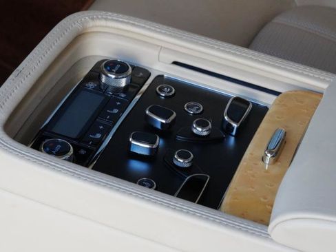 Used 2012 Bentley Mulsanne RWD image 40