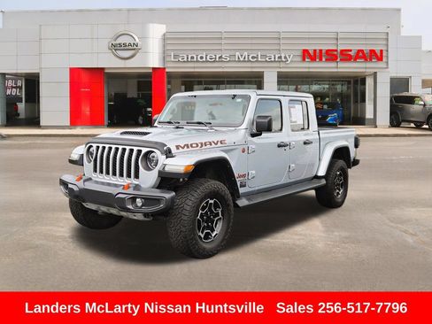 Used 2023 Jeep Gladiator Mojave w/ LED Lighting Group AWD/4WD image 3