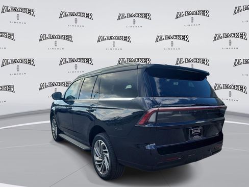 New 2026 Lincoln Navigator Premiere AWD/4WD image 3