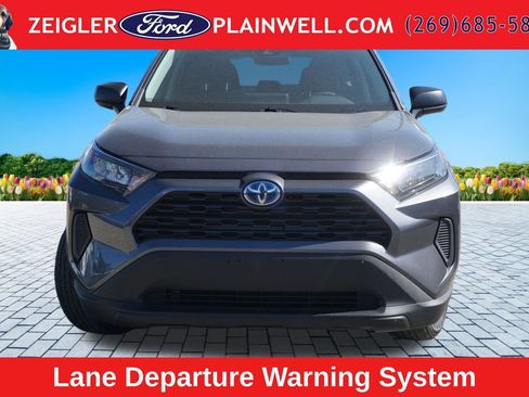 Used 2021 Toyota RAV4 LE AWD/4WD image 8