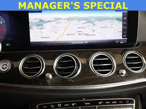 Certified 2019 Mercedes-Benz E 300 4MATIC image 22