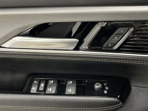 Used 2024 Jeep Wagoneer Series II image 30