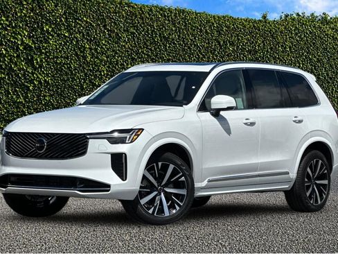 New 2026 Volvo XC90 B5 Core AWD/4WD image 2