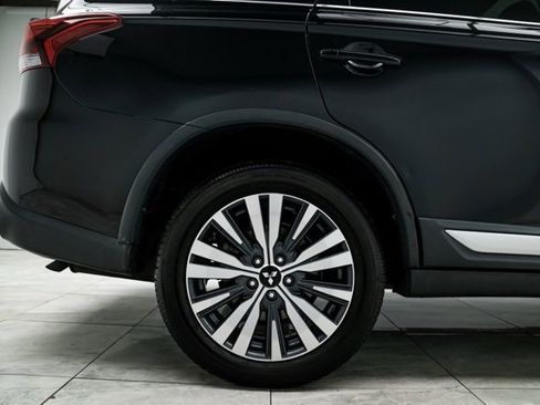 Used 2019 Mitsubishi Outlander SEL image 38