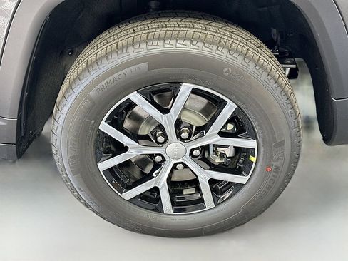 New 2025 Jeep Grand Cherokee L Limited image 7