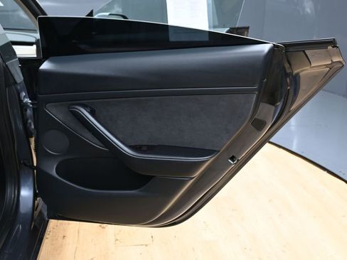 Used 2023 Tesla Model 3 Standard Range image 44