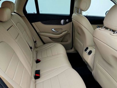 Used 2019 Mercedes-Benz GLC 350e 4MATIC image 22
