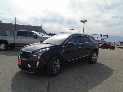 Used 2025 Cadillac XT5 Premium Luxury w/ Technology Package AWD/4WD image 3