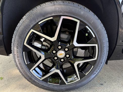 New 2026 Chevrolet Traverse High Country w/ LPO, Floor Liner Package FWD image 38
