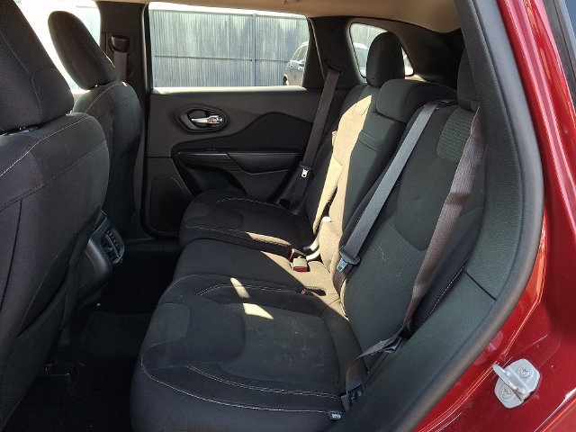Used 2015 Jeep Cherokee Latitude AWD/4WD image 7