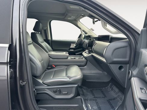 Used 2025 Ford Expedition Max Active AWD/4WD image 11