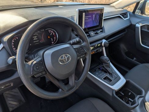 Used 2024 Toyota RAV4 LE AWD/4WD image 22