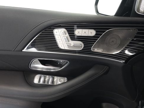 Used 2025 Mercedes-Benz GLS 450 4MATIC image 6