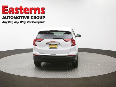 Used 2024 GMC Terrain SLE image 39