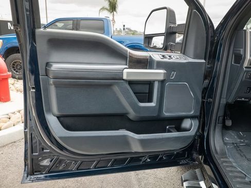 Used 2022 Ford F350 Lariat image 12