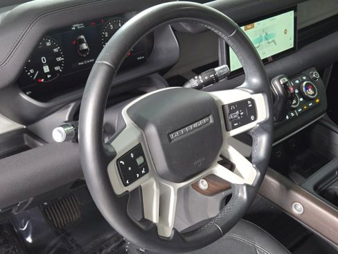 Used 2022 Land Rover Defender 110 S AWD/4WD image 24