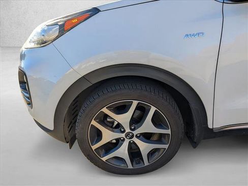 Used 2017 Kia Sportage SX image 4