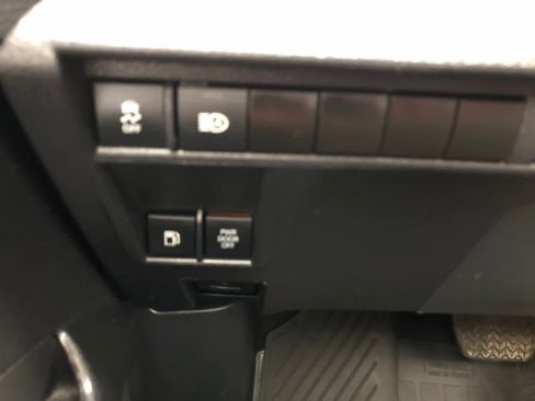 Certified 2025 Toyota Sienna XSE image 11