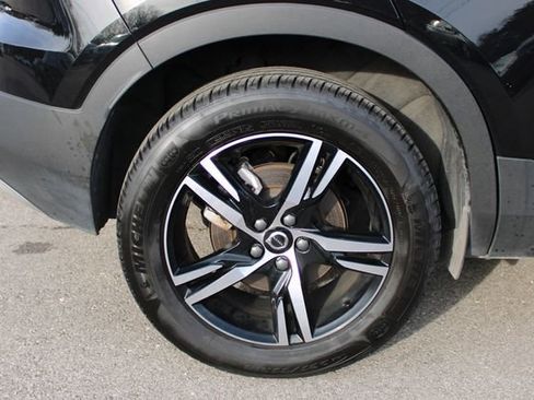 Used 2025 Volvo XC40 B5 Core image 39