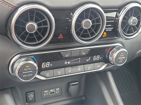 New 2025 Nissan Sentra SR w/ Midnight Edition image 13