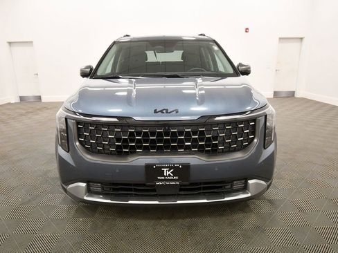 Certified 2026 Kia Carnival SX w/ SX Dark Edition Package FWD image 11
