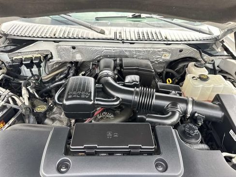 Used 2014 Ford Expedition XLT w/ Equipment Group 202A RWD image 10