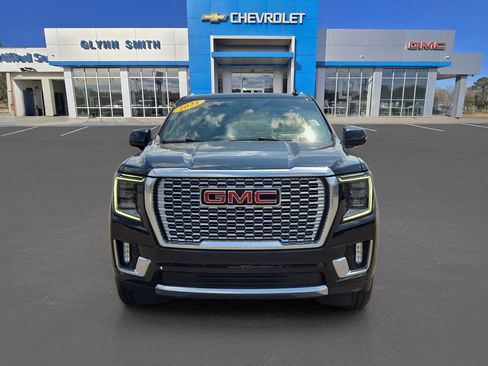 Used 2022 GMC Yukon Denali w/ Denali Premium Package image 2