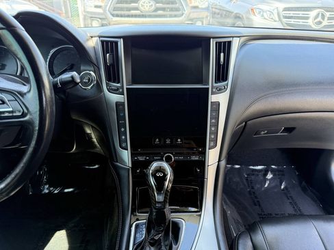 Used 2017 INFINITI Q60 3.0t w/ Premium Plus Package 3.0T RWD image 18