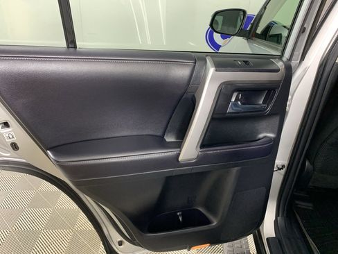 Used 2018 Toyota 4Runner SR5 image 29