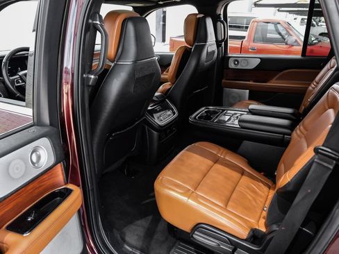 Used 2020 Lincoln Navigator Reserve w/ Luxury Package RWD image 47