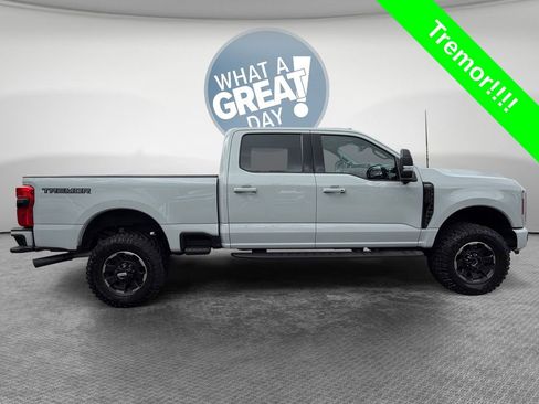 Used 2025 Ford F350 Lariat w/ Lariat Ultimate Package AWD/4WD image 2