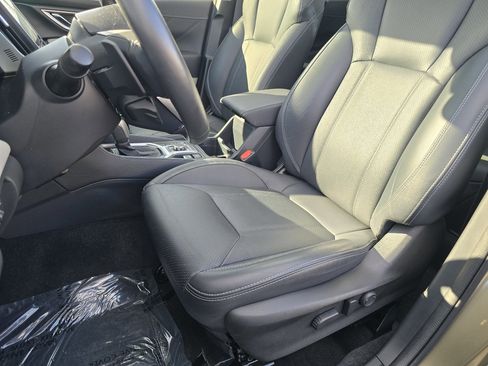 Used 2023 Subaru Forester Limited image 36