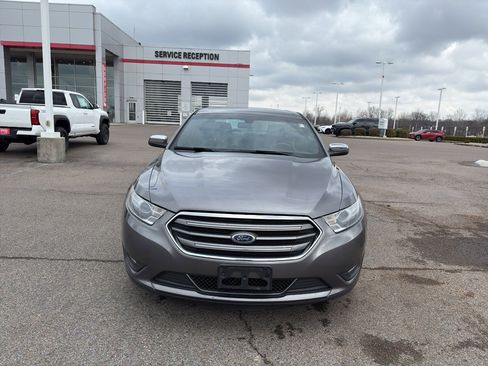 Used 2014 Ford Taurus Limited image 9