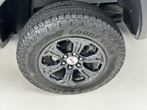 Used 2024 GMC Canyon Elevation w/ Convenience Package image 30