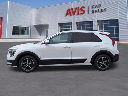 Used 2025 Kia Niro LX FWD image 10