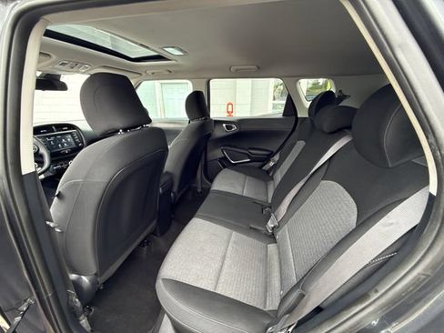 Used 2021 Kia Soul GT-Line FWD image 33