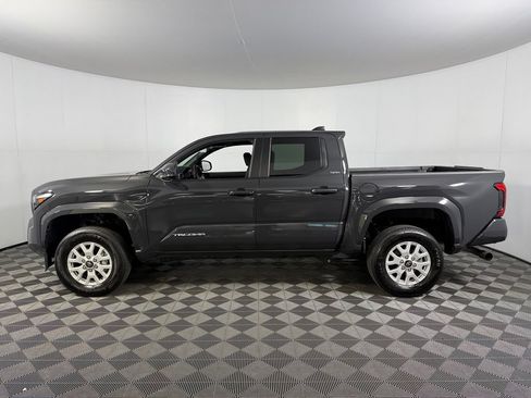 Used 2026 Toyota Tacoma SR5 AWD/4WD image 9